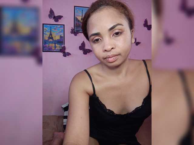 Ashlii live cam preview