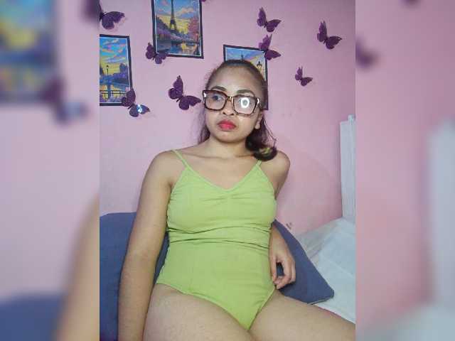 Ashlii live cam on BongaCams