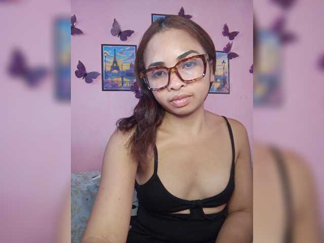 Ashlii live cam on BongaCams