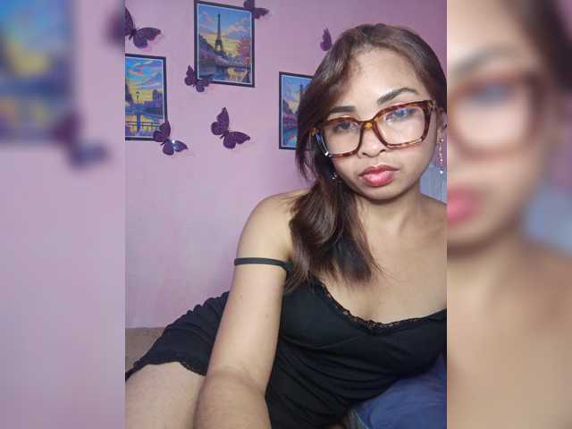 Ashlii live cam on BongaCams