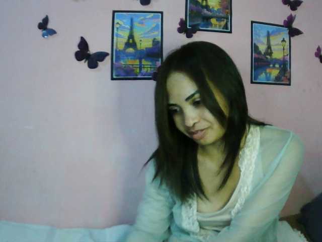 Ashlii live cam preview