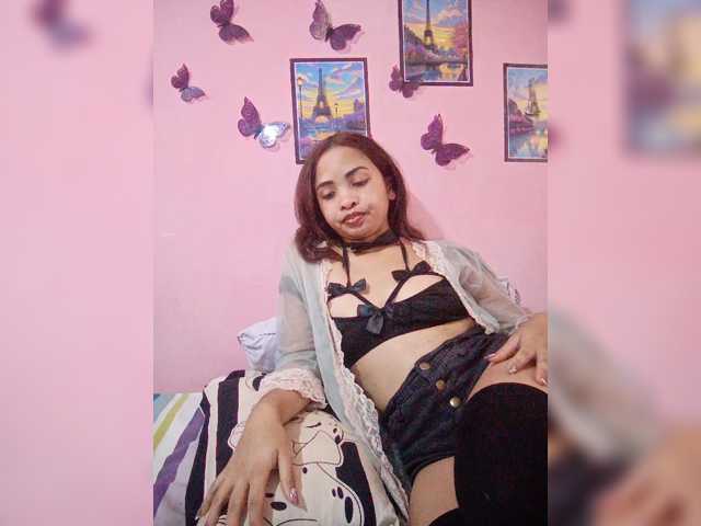 Ashlii live cam preview