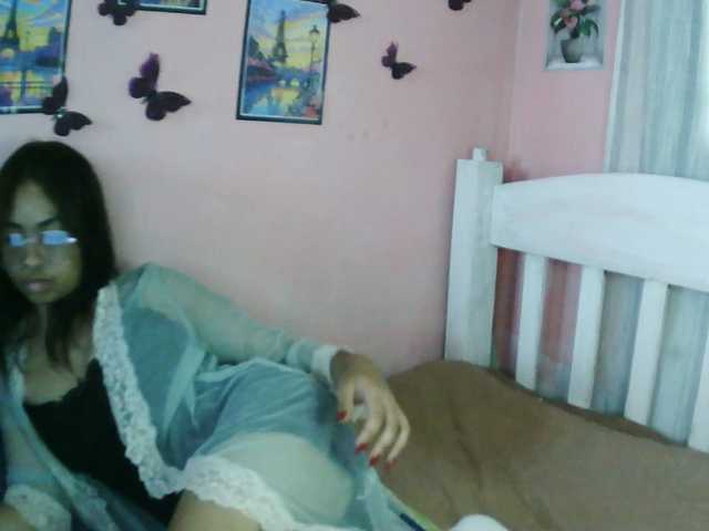 Ashlii live cam on BongaCams