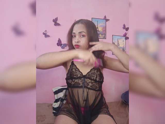 Ashlii live cam on BongaCams