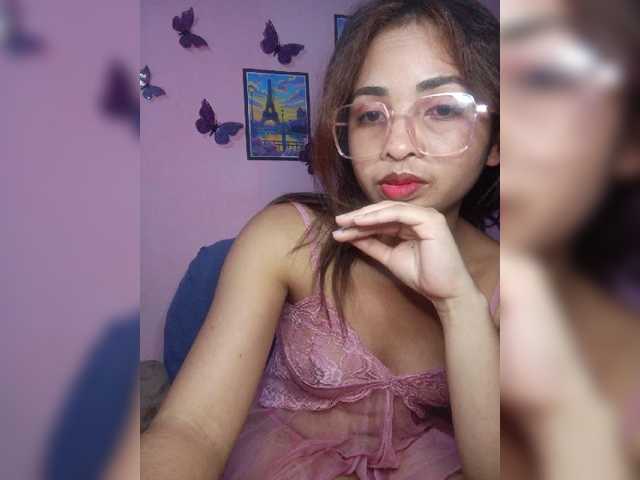 Ashlii live cam preview