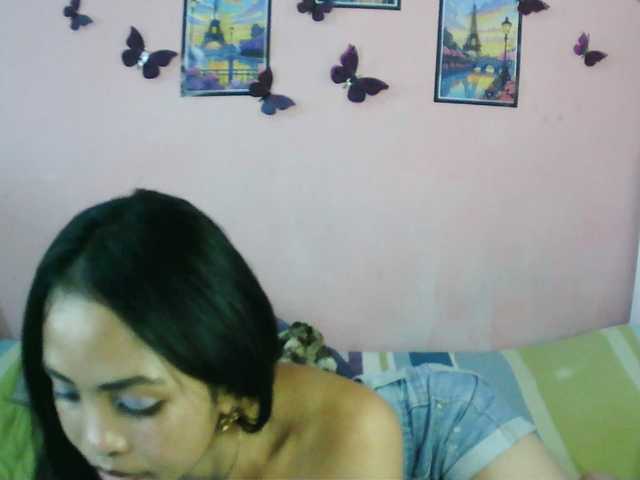 Ashlii live cam on BongaCams