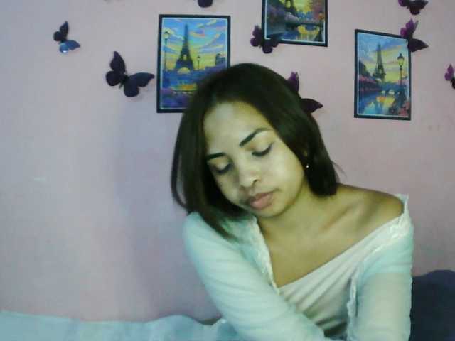 Ashlii live cam preview
