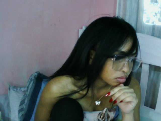 Ashlii live cam on BongaCams