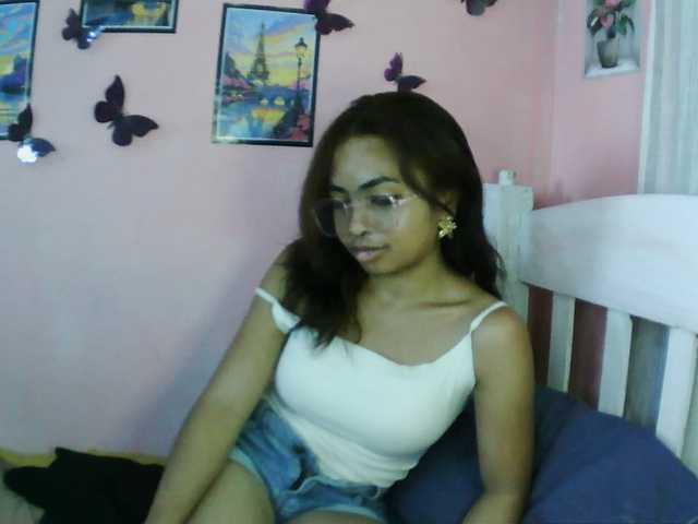 Ashlii live cam on BongaCams