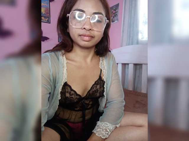 Ashlii live cam preview