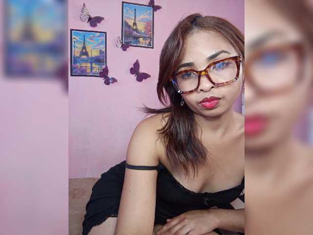Ashlii live cam on BongaCams