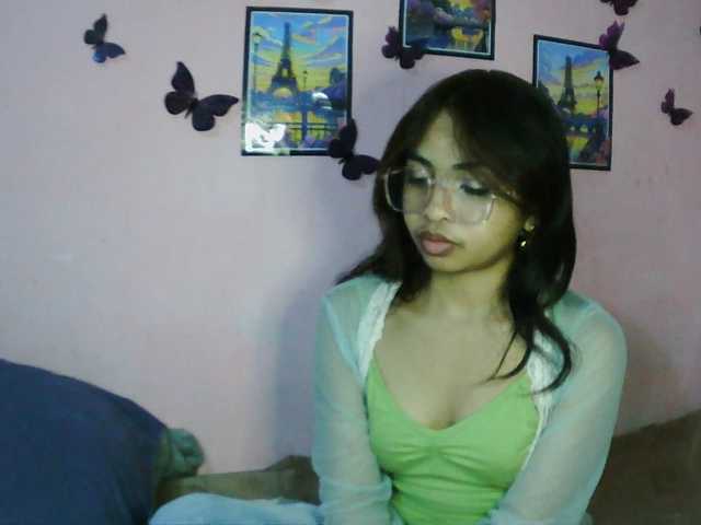Ashlii live cam on BongaCams