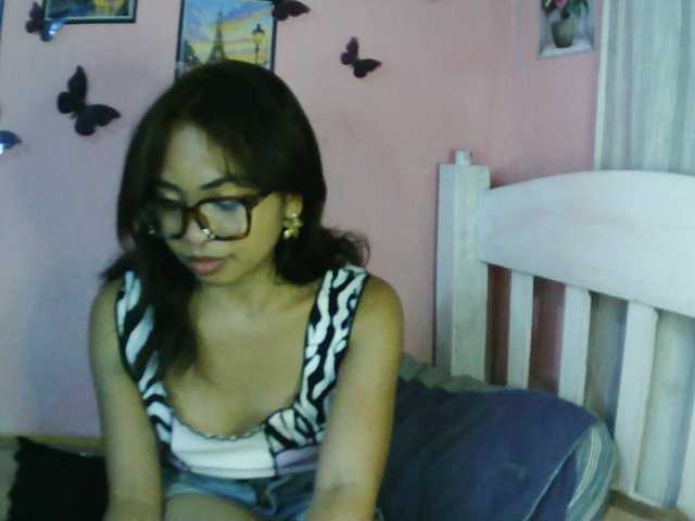 Ashlii live cam on BongaCams