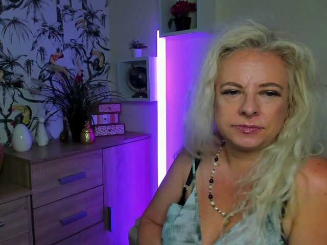AliciaSensual live cam on BongaCams