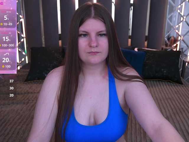 le modèle CassandraGoldd est en webcam porno dans un show sur le site bongacams, il possède les tags suivants: White/Caucasian,Brunette,Shaved