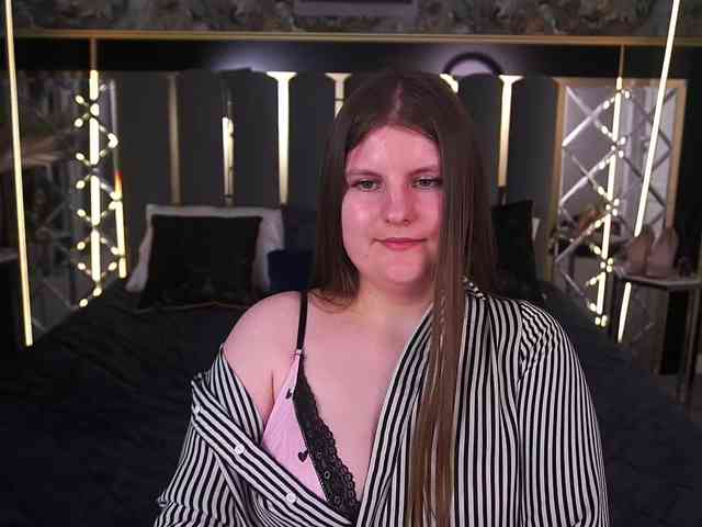 CassandraGoldd webcam