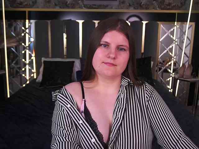 CassandraGoldd webcam