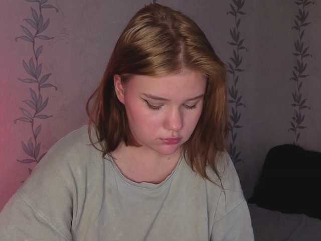 KissShine live cam on BongaCams