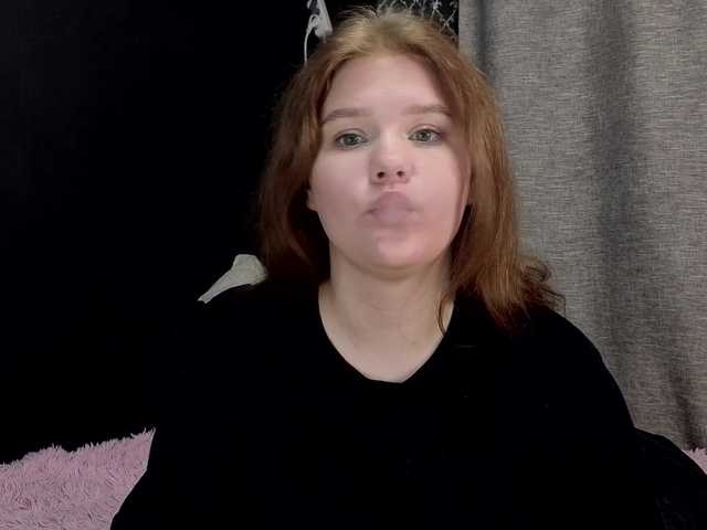 KissShine live cam on BongaCams