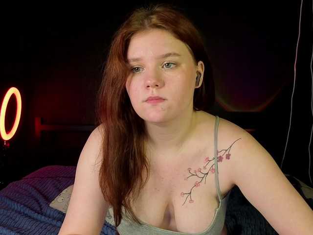 KissShine live cam on BongaCams