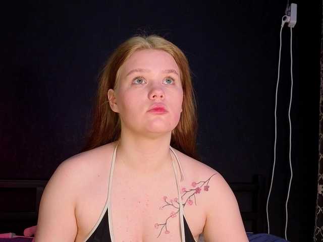 KissShine live cam on BongaCams