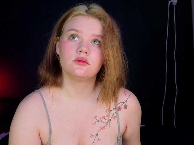 KissShine live cam on BongaCams