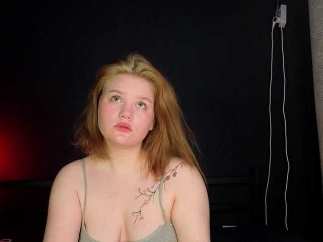 KissShine live cam on BongaCams