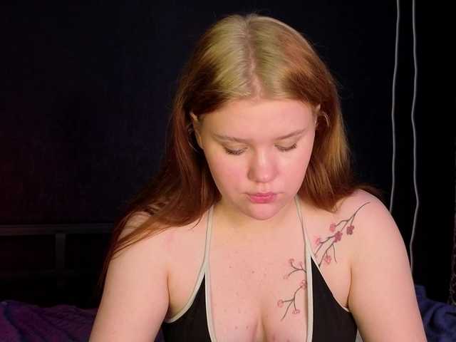 KissShine live cam on BongaCams