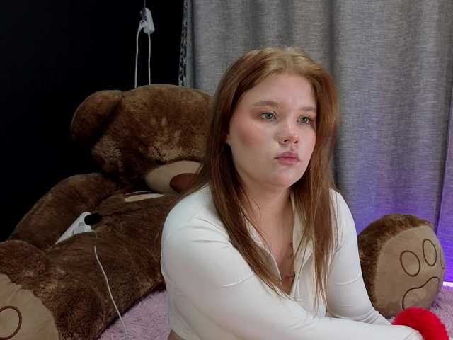 KissShine live cam on BongaCams