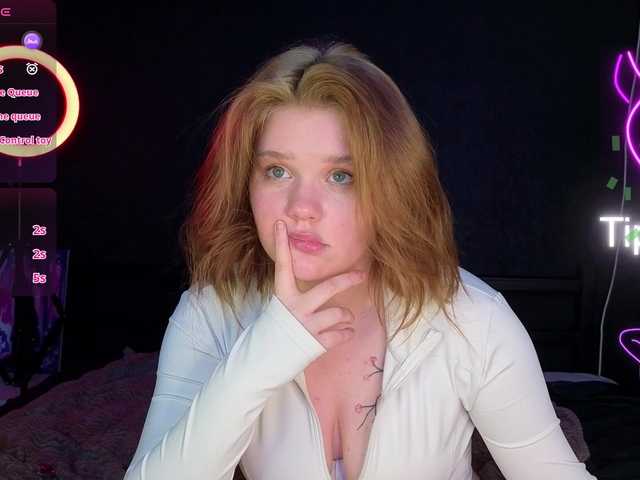 KissShine live cam on BongaCams