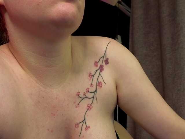 KissShine live cam on BongaCams