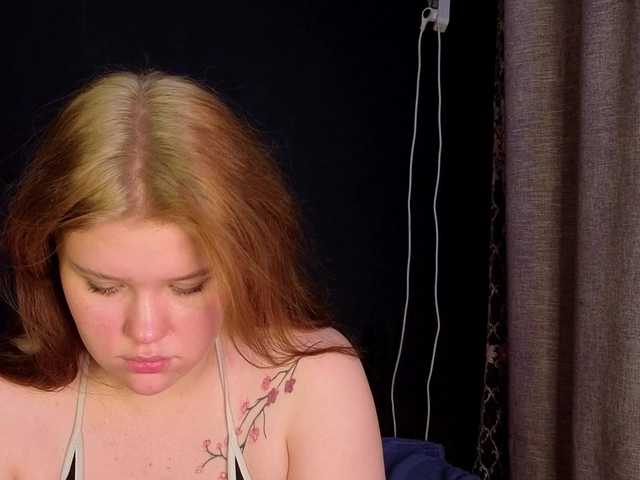KissShine live cam on BongaCams