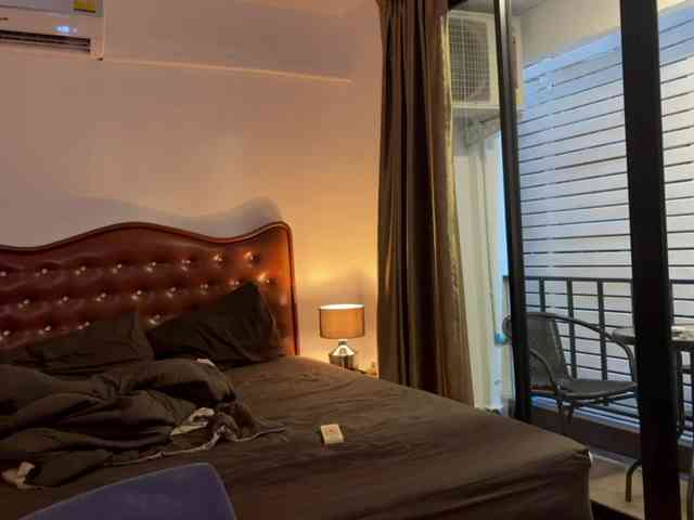 wavy_nights webcam