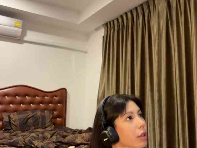 wavy_nights webcam