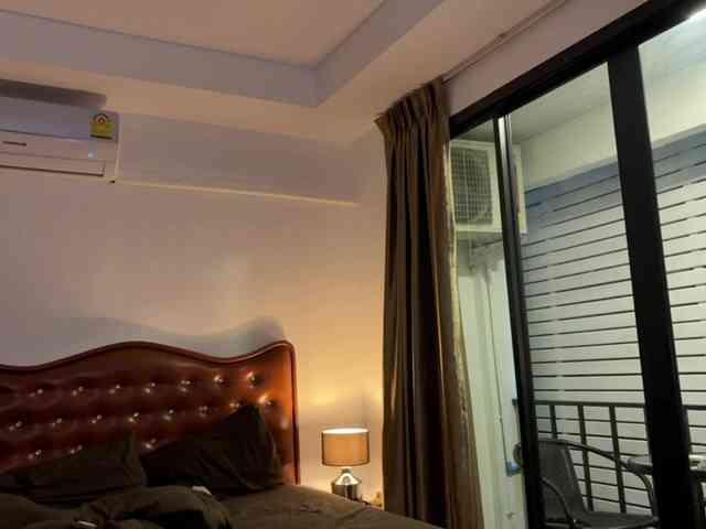 wavy_nights webcam