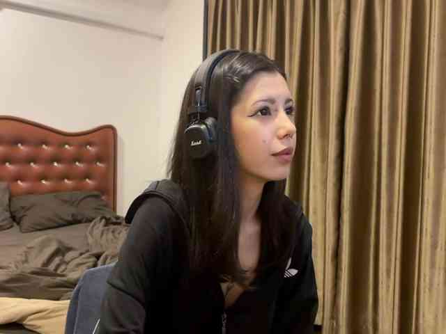 wavy_nights webcam