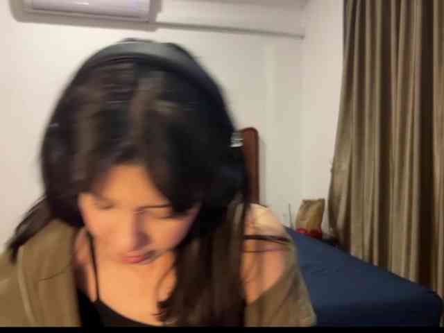 wavy_nights webcam