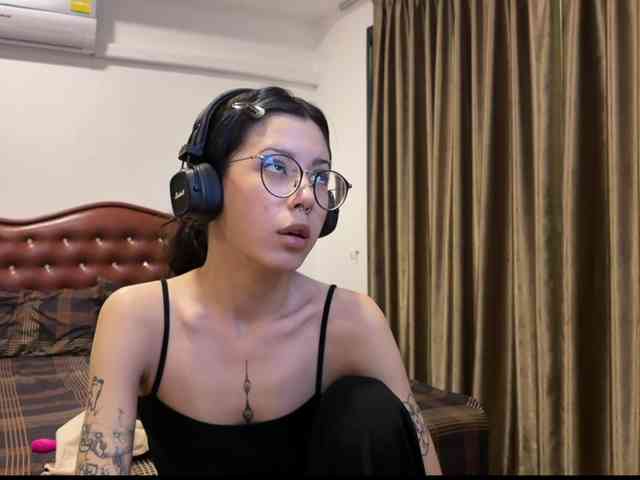 wavy_nights's live room