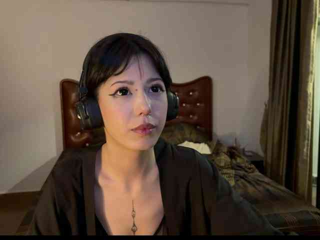 wavy_nights webcam