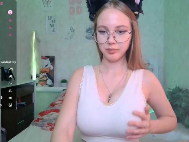 ViviVivienne live cam preview