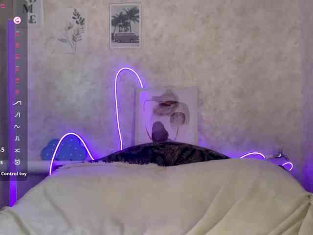 ViviVivienne webcam
