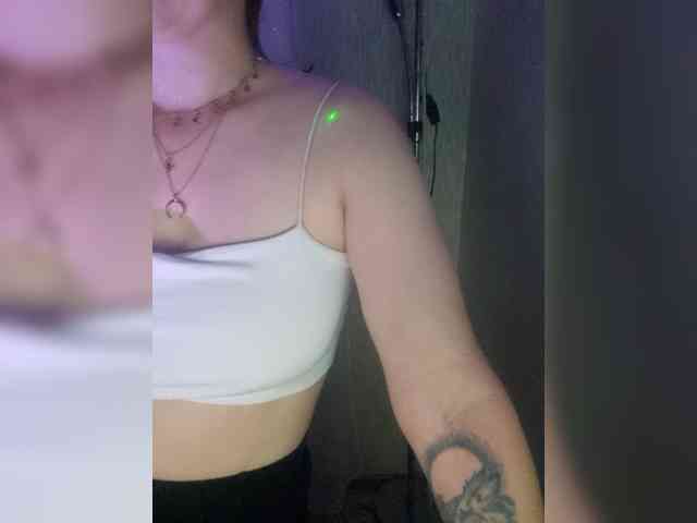 KissKiss5 Live Webcam on BongaCams