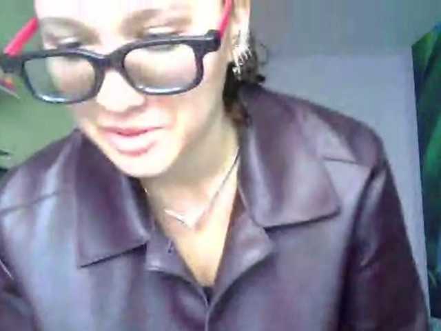 RoxaneLeaphart live cam on BongaCams