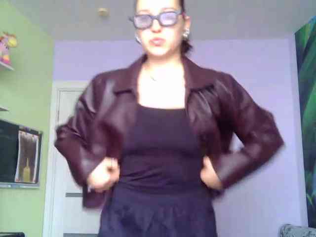 Roxaneleaphart's live stream