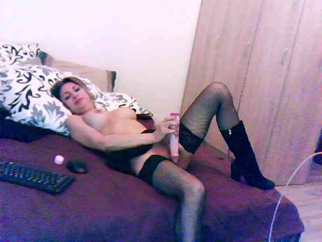 AmoraXX webcam