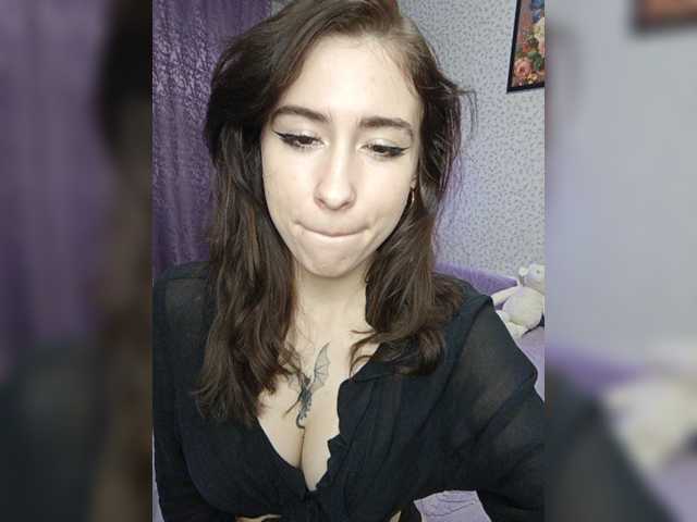 Dragonessmiss live cam