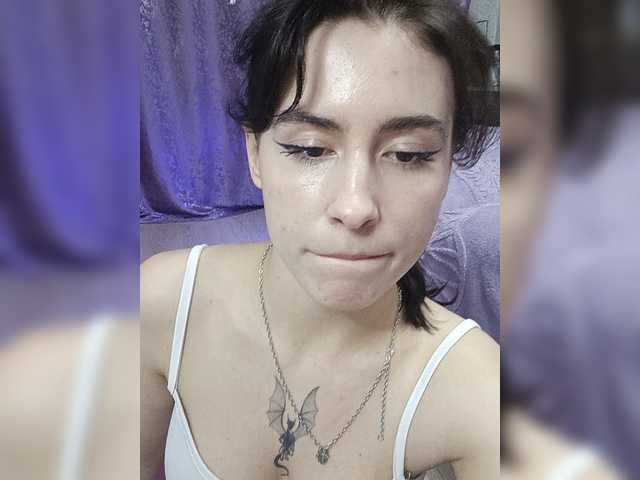 DragonessMiss webcam