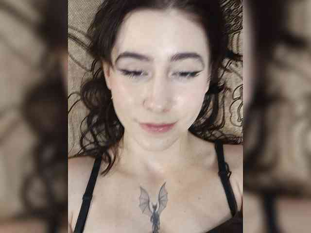 DragonessMiss webcam