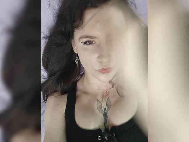 DragonessMiss webcam