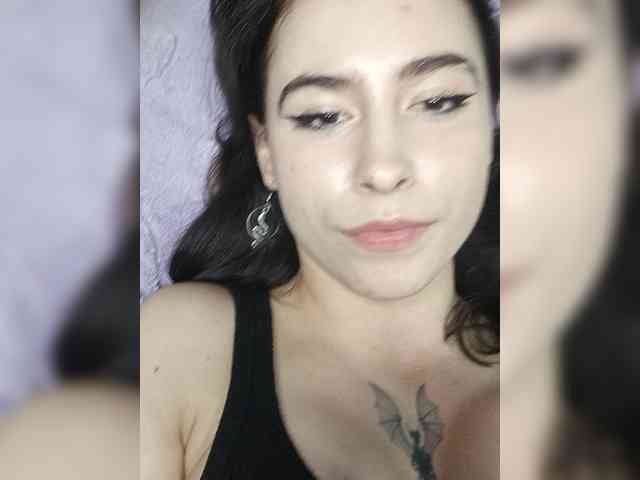 DragonessMiss webcam